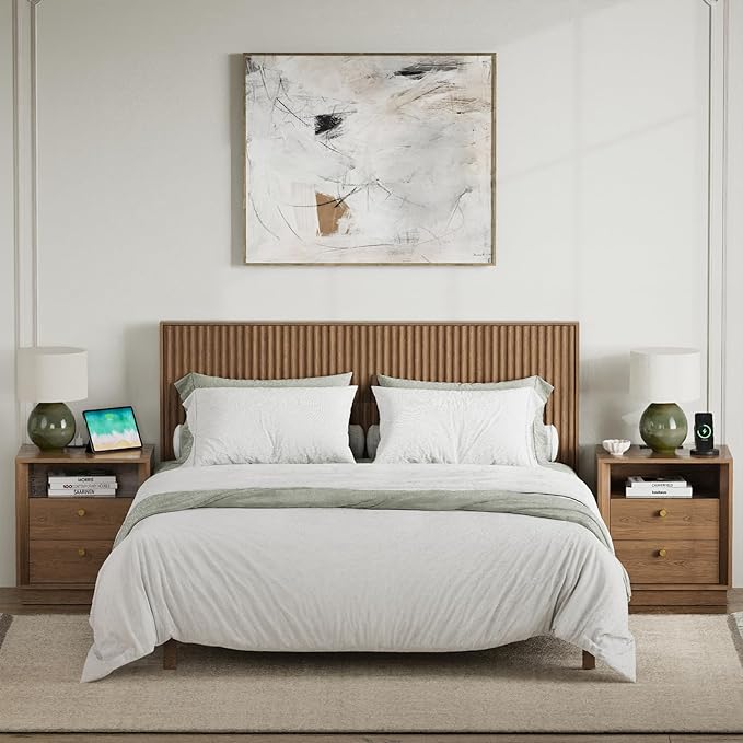 FORTUNETEC Nightstand with Charging Station, Mid Century Modern Nightstand with Wood Grain Texture, Minimalist End Table with Drawers Storage, Bedside Table for Bedroom Living Room Office, Walnut