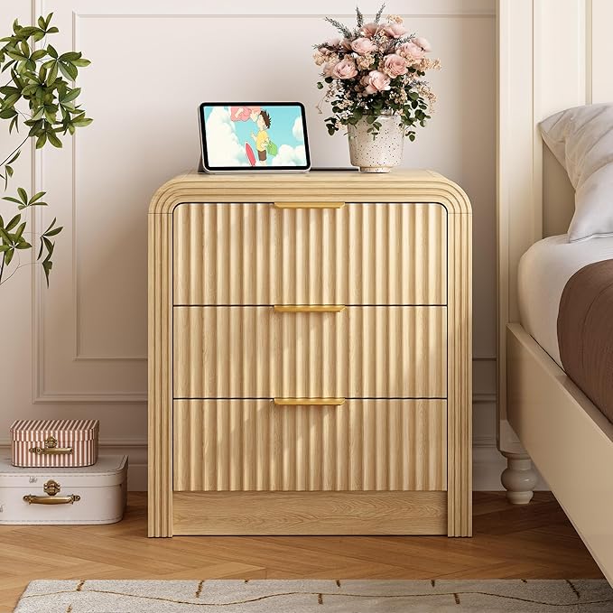 Decofy Fluted Nightstand with Charging Station, Modern Bedroom Side Table with Gold Handles, Curved Profile Design, End Table Wood Organizer for Bedroom, 19.7" & 3 Drawers (1 Pack, Natural Oak)