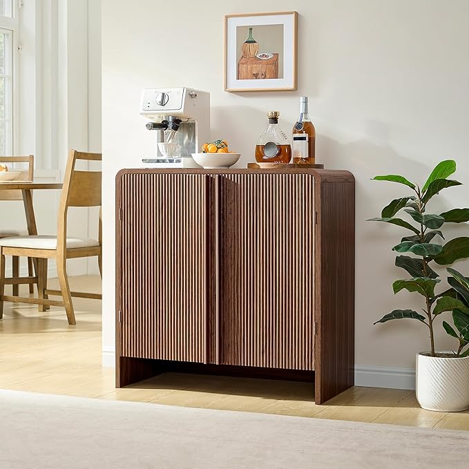 AMERLIFE Fluted Buffet Cabinet with Storage, Modern Sideboard Cabinet with 2 Doors & Adjustable Shelf, Console Table & Credenza for Living Room, Dining Room & Entryway, Brown