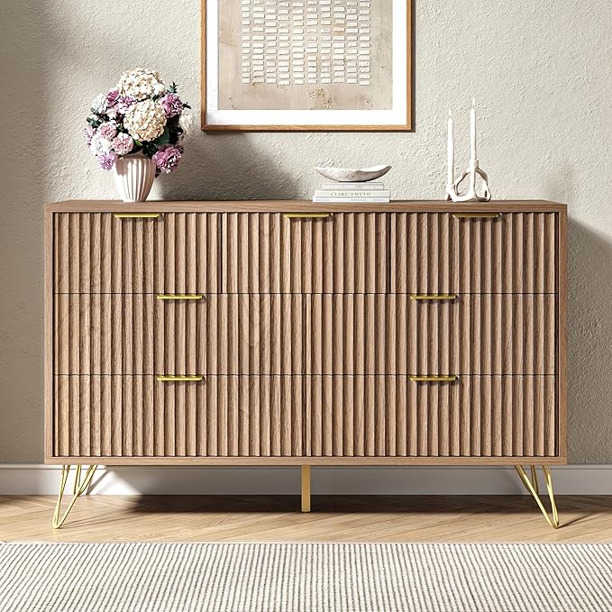 Fluted 7 Drawers Dresser for Bedroom, Wood Dressers with Scratch-Proof Golden Handles, Natural Curved Profile, Modern Chest for Living Room, Hallway, Entryway, Natural Oak