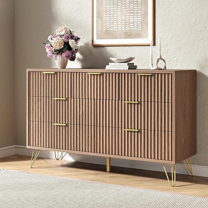 Fluted 7 Drawers Dresser for Bedroom, Wood Dressers with Scratch-Proof Golden Handles, Natural Curved Profile, Modern Chest for Living Room, Hallway, Entryway, Natural Oak