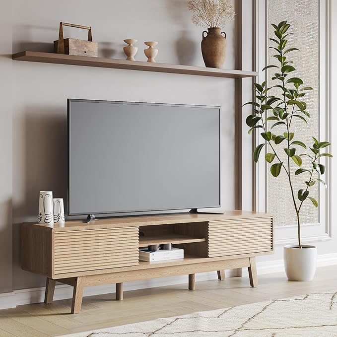 TOLEAD 59" TV Console, Mid Century Modern Media Console for 55/60/65 Inch TV, Low Profile TV Stand with Fluted Sliding Doors, Boho Light Wood Credenza for Living Room, Oak